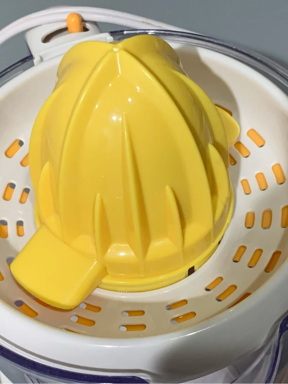 Black & Decker Yellow & White Electric Citrus Juicer